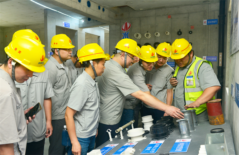 为进一步推进优质客户高效履约，提升交付品质、达成客户满意，2025年6月25日，东升国际建设集团在上海组织召开2025年越秀地产、华润置业客户履约推进会。